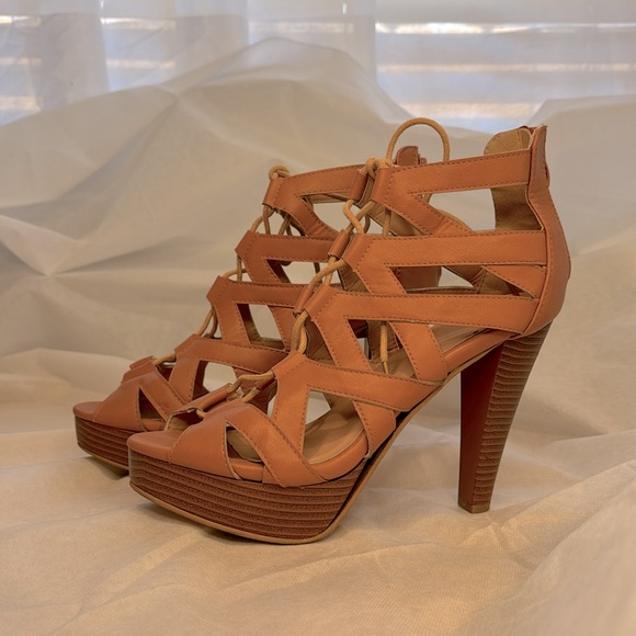 Light Honey brown strappy platform heel - Picture 3 of 4
